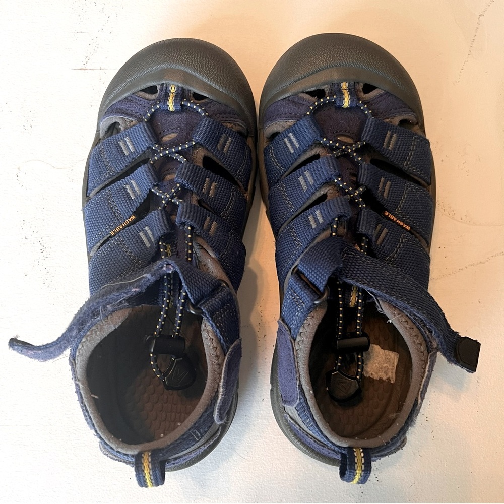 Keen kids Newport H2 hiking water sandals size 2